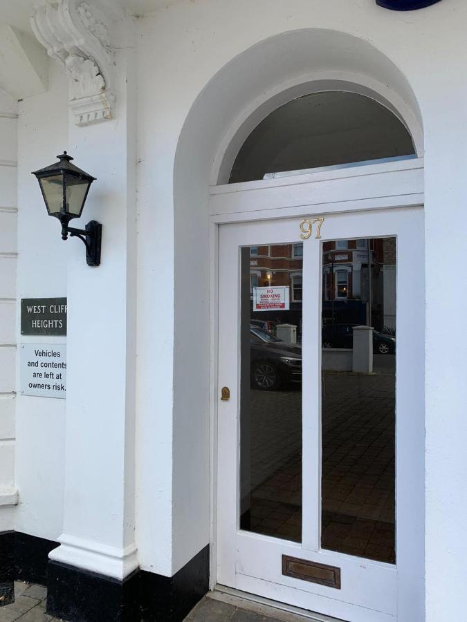 Bournemouth Beachfront Retreat 3 Bedroom 3 Bathroom Seaside B&B With Free Parking Экстерьер фото