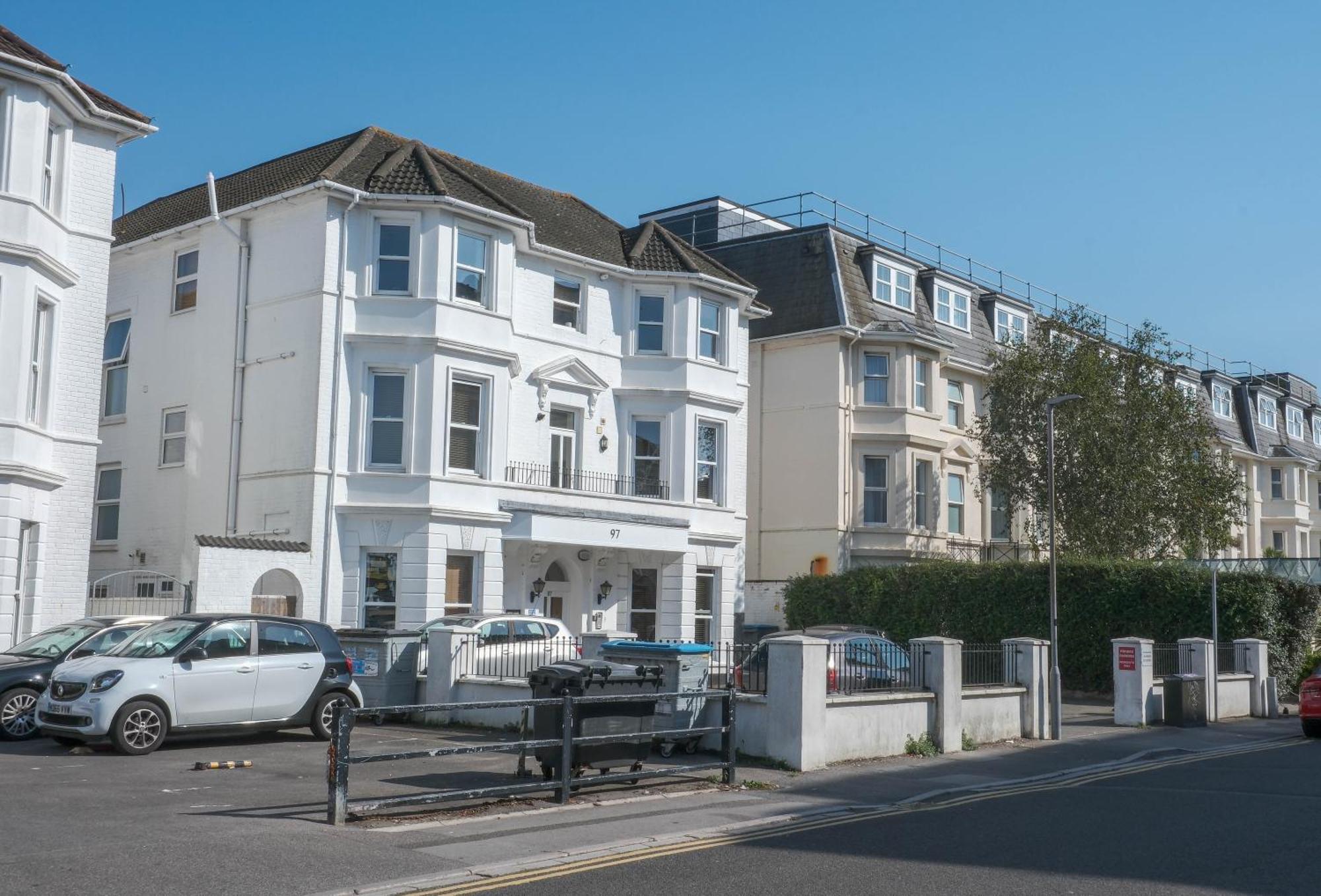 Bournemouth Beachfront Retreat 3 Bedroom 3 Bathroom Seaside B&B With Free Parking Экстерьер фото