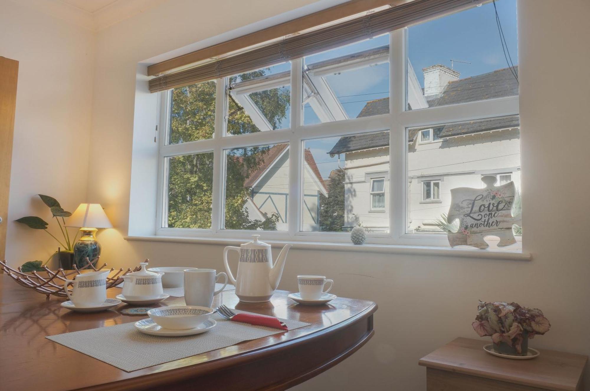 Bournemouth Beachfront Retreat 3 Bedroom 3 Bathroom Seaside B&B With Free Parking Экстерьер фото